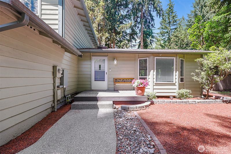 4th image of 8440 Homestead Avenue NE