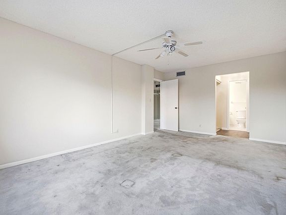 5th image of 737 SE 1st Way #205
