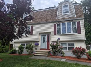 7 Westland Rd, Tyngsboro, MA 01879