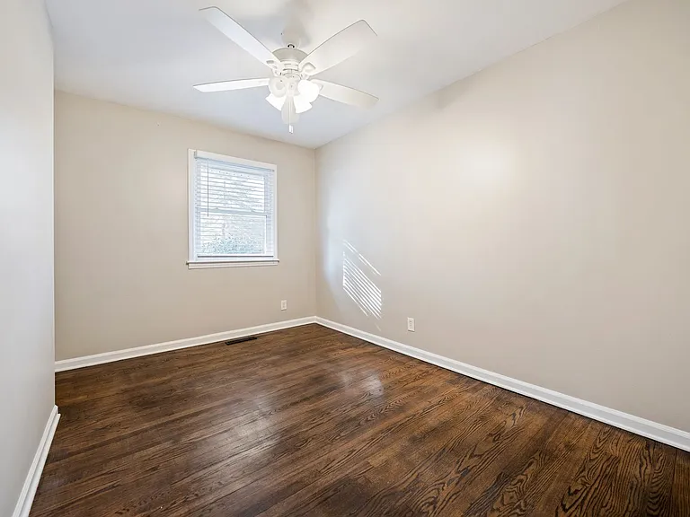 213 Barnes St — Photo 5