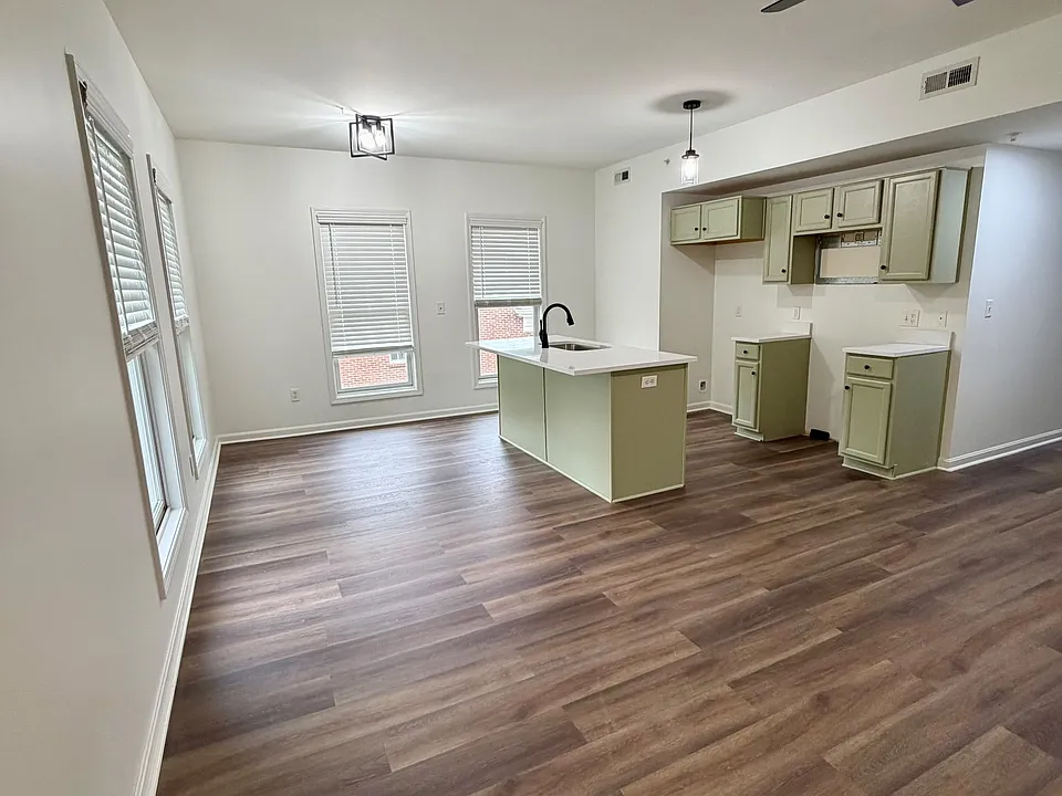 10639 Meeting St #307