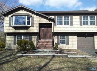 155 Chestnut St, Northvale, NJ 07647