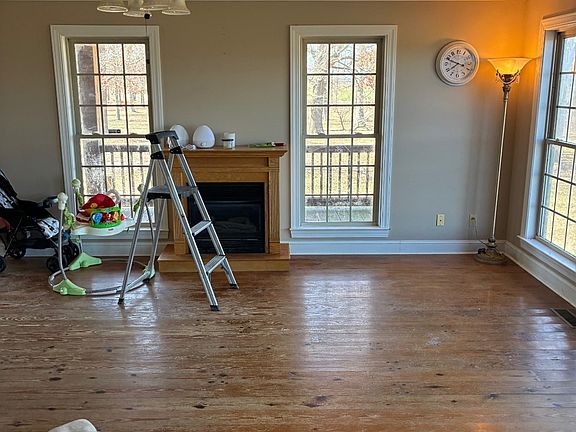 2nd image of 1315 Ray Permenter Rd