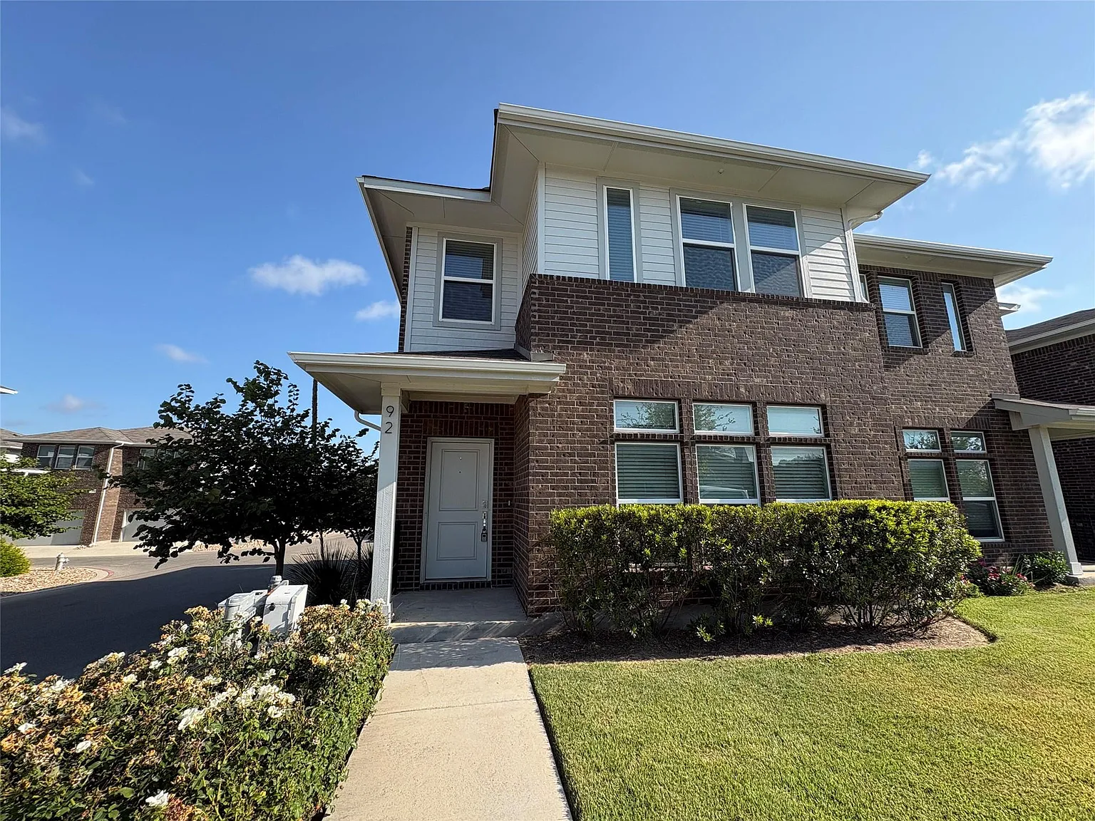 3 bed, 2.5 bath, 1561 sqft, $1,659 — Photo 1