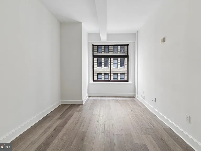 1500 Chestnut St #8G — Photo 12