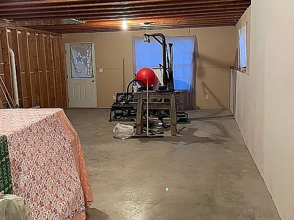 3rd image of 2419 Jonathan Dr