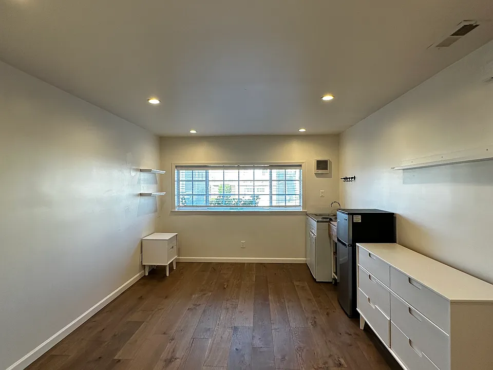 12 Avalon Dr