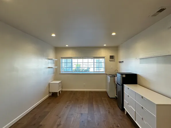 12 Avalon Dr, Daly City, CA 94015