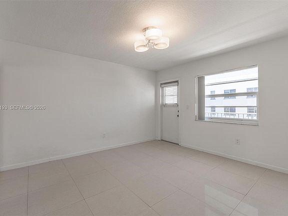 5th image of 525 Meridian Ave APT 305