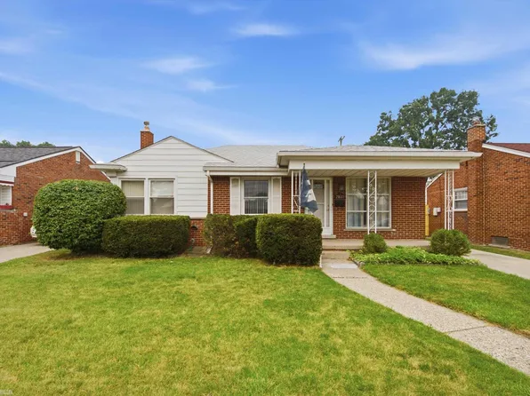 28611 Groveland St, Roseville, MI 48066