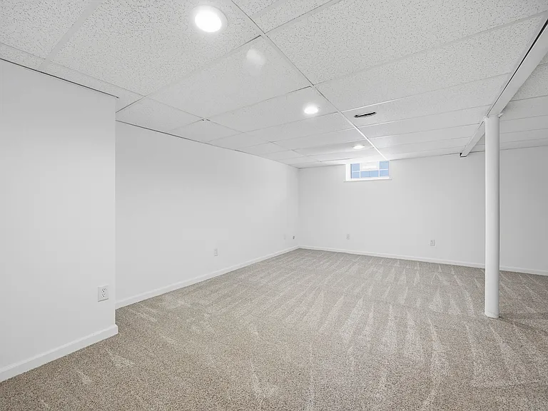 406 Tarrington Rd — Photo 27
