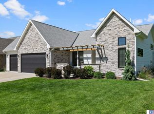 4505 Hawthorne Dr, Lincoln, NE 68516