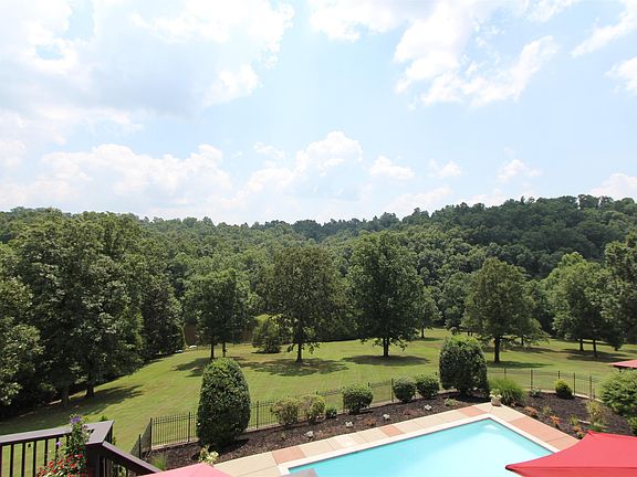 2nd image of 1085 Forest Dr