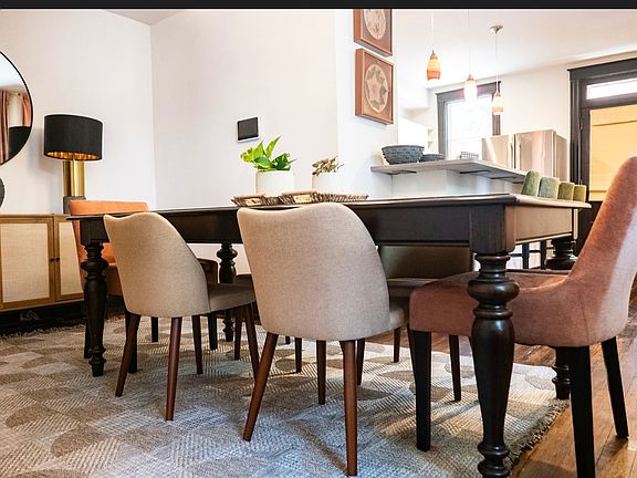 4th image of 1573 Pullan Ave #1