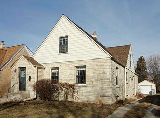 2966 N 73rd St, Milwaukee, WI 53210