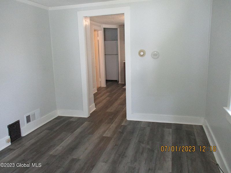 5th image of 13 Prospect Avenue