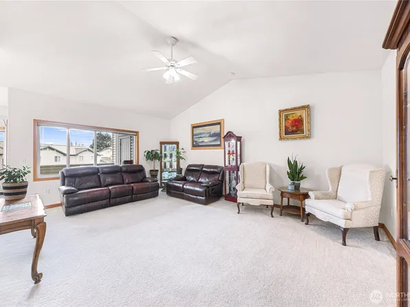 1305 Boon Street #213, Sumas, WA 98295