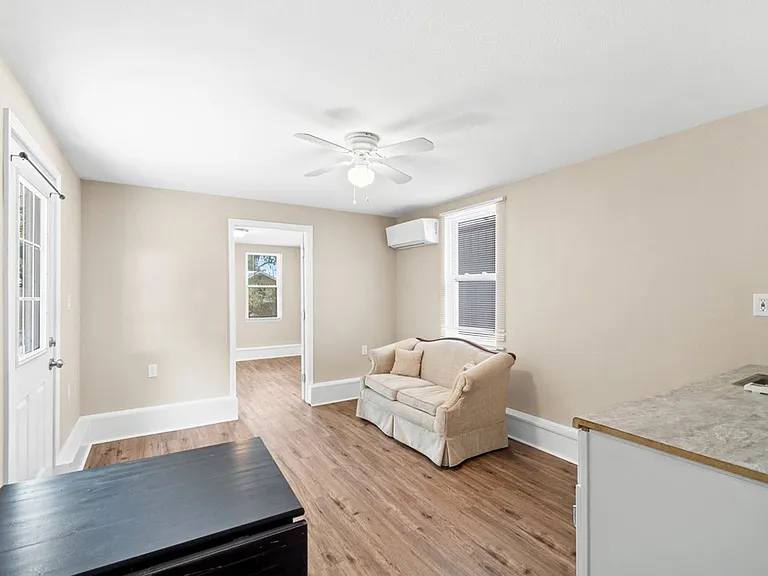 1308 Long Ave #B — Photo 2
