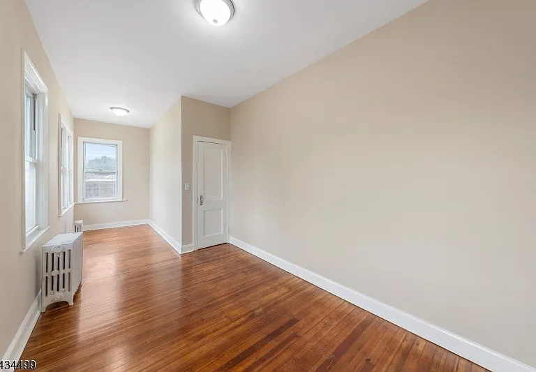 49-51 Caldwell Pl #3 — Photo 10