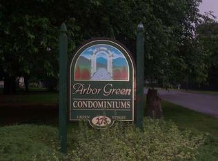 275 Green St APT 5E7, Beverly, NJ 08010