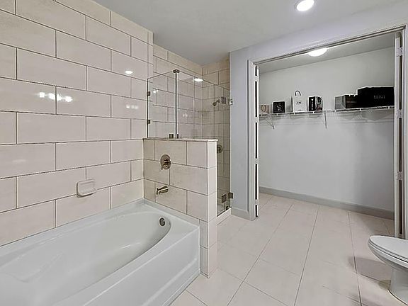 4th image of 8292 NW 43rd St #217