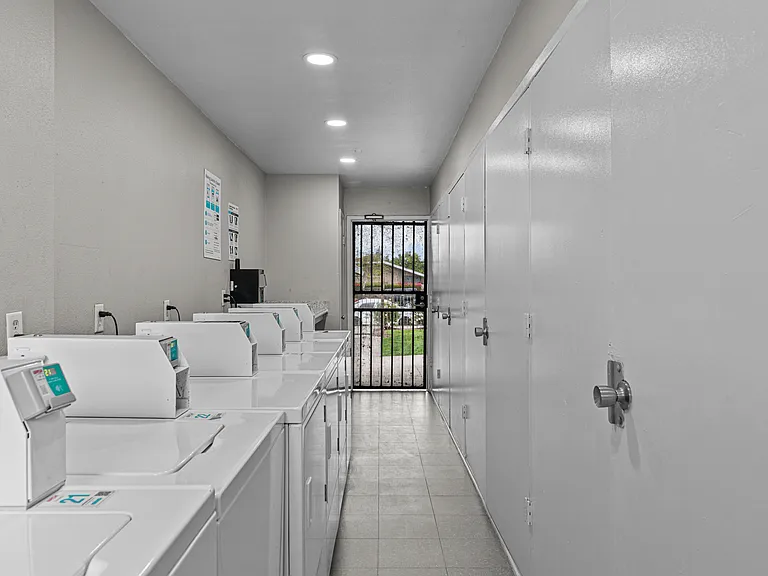 Cerro Vista Apartments — Photo 28