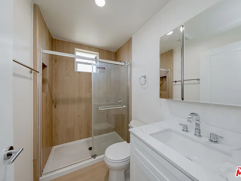 233 N Chicago St — Photo 21