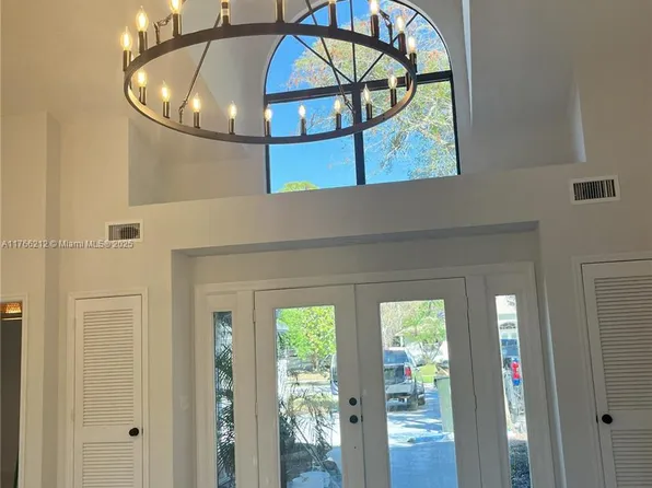 1182 Raintree Ln, Wellington, FL 33414