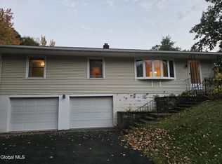 32 New Shaker Road, Albany, NY 12205