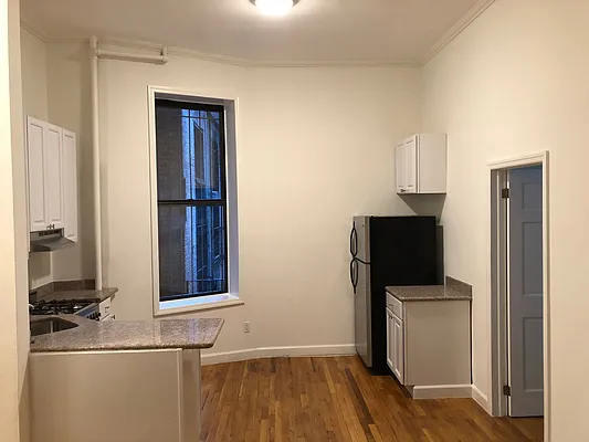 Rented by Skyline Realty LLC II | media 12