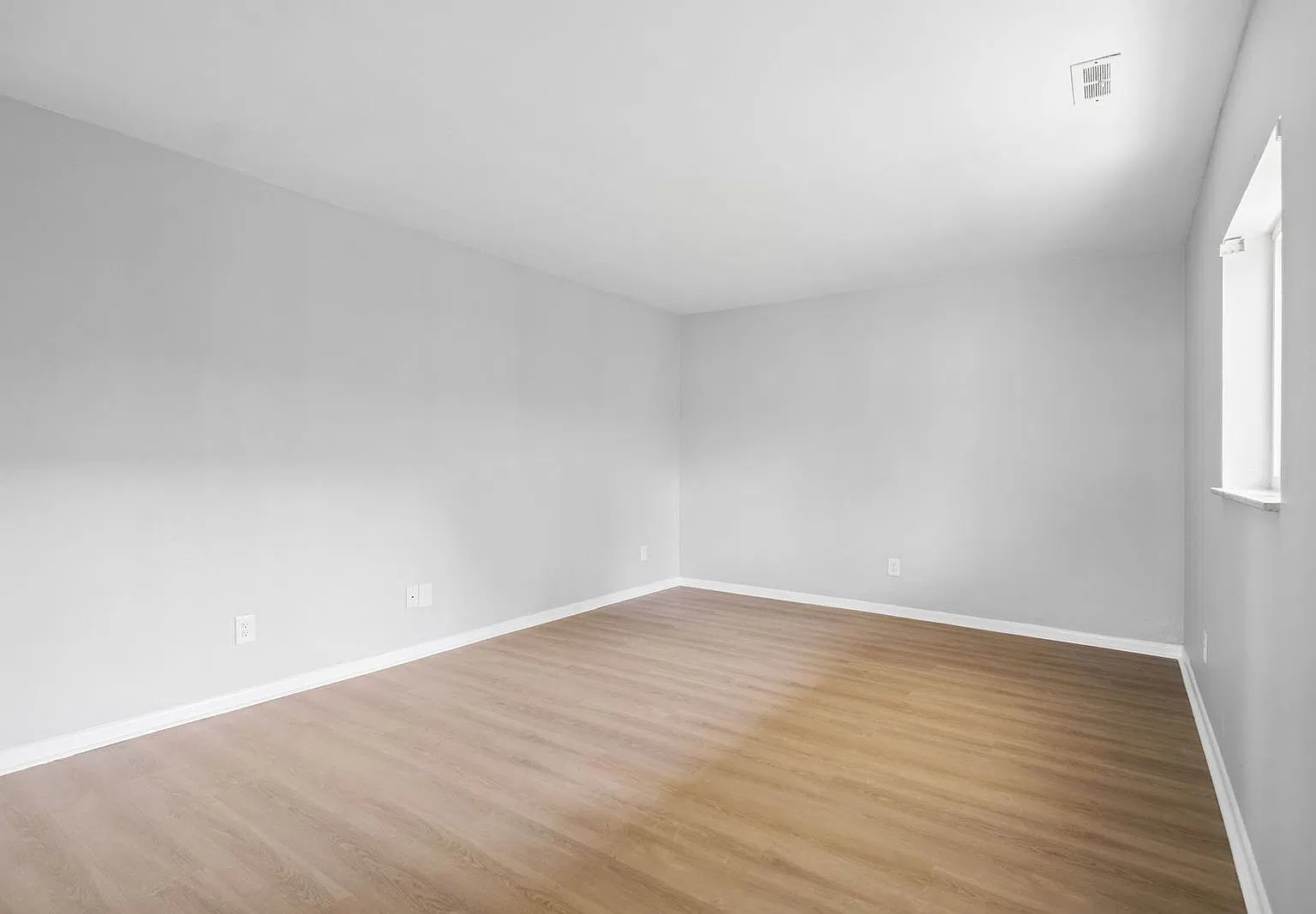 2 bed, 1.0 bath, $1,145 — Photo 4
