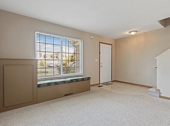 4th image of 89 W Amberley Dr