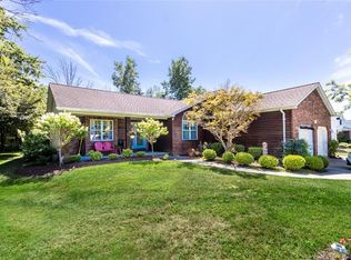 59 E Lake Forest Pkwy, Lancaster, NY 14086