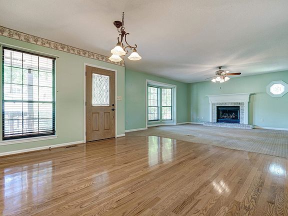 3rd image of 205 Butternut Ln