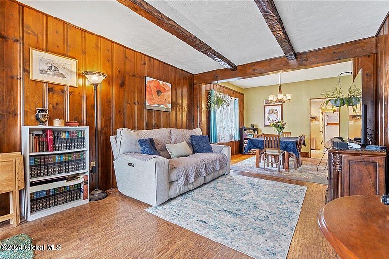 3rd image of 1683 Helderberg Avenue