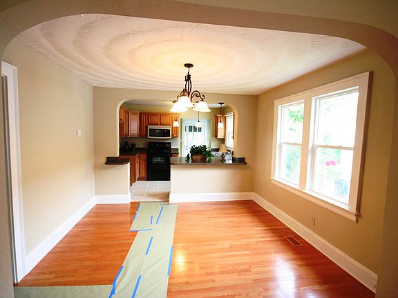 2nd image of 2826 Ballentine Blvd