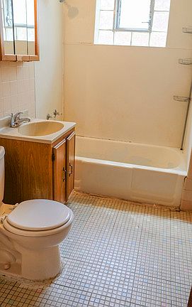 5th image of 1429 S 57th Ct