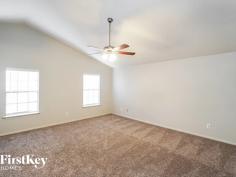 16810 Poplar Hill St — Photo 9