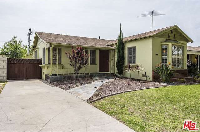 1st image of 204 W 64th Pl