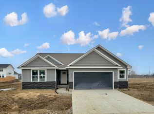 713 Rapp Dr, Mahomet, IL 61853