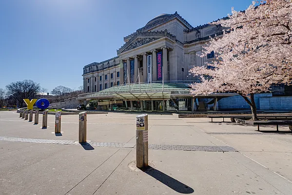 Sold by Compass | media 10