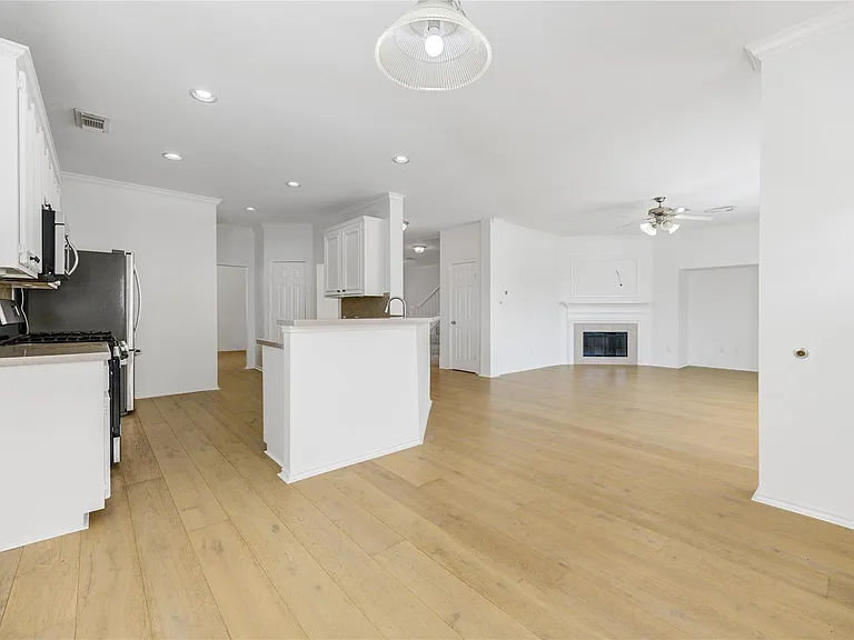 4426 Desert Cliff Ct — Photo 14