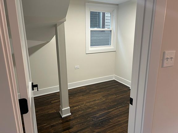 4th image of 4327 N Lawndale Ave #1