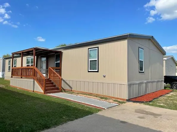 2300 Ward Bend Rd Trailer 650, Sealy, TX 77474