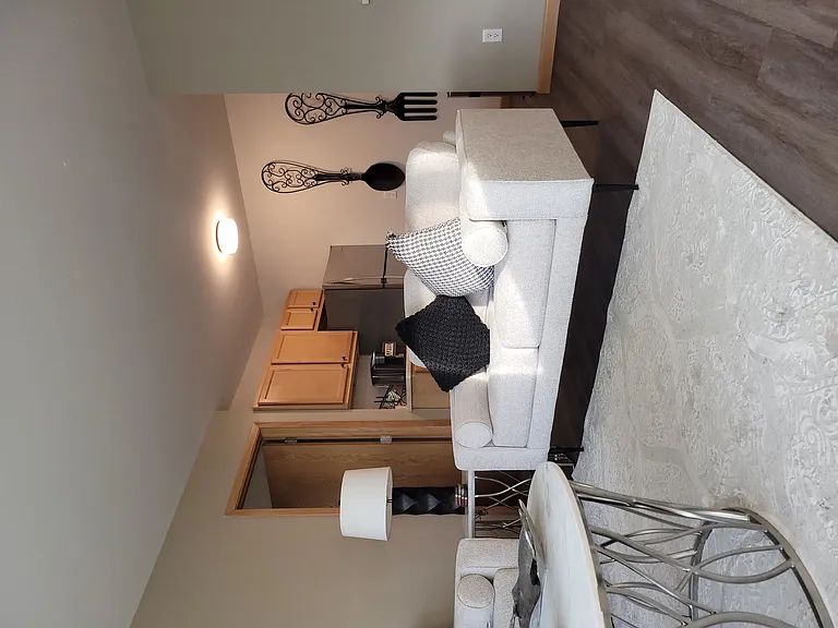 Dolphin Square Apartments — Photo 25