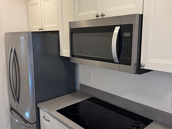 2nd image of 892B Jenevein Ave