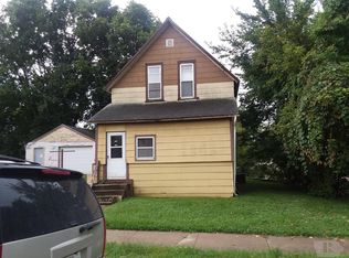 307 1st St SW, Mason City, IA 50401