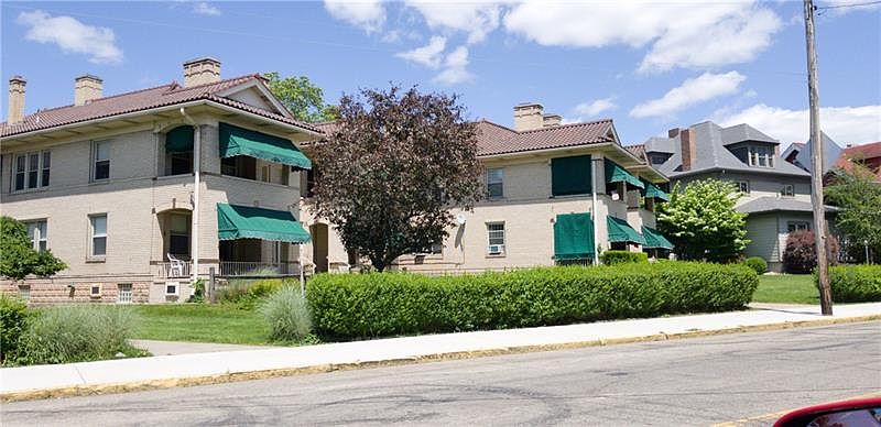 2nd image of 1011 California Ave
