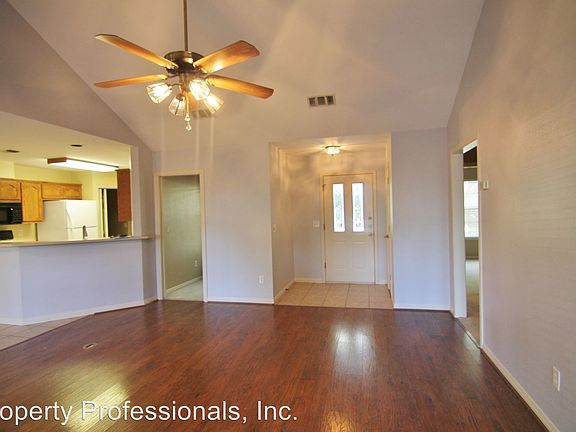 2nd image of 1353 Camellia Ln