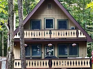 38 Lehigh River Dr S, Gouldsboro, PA 18424